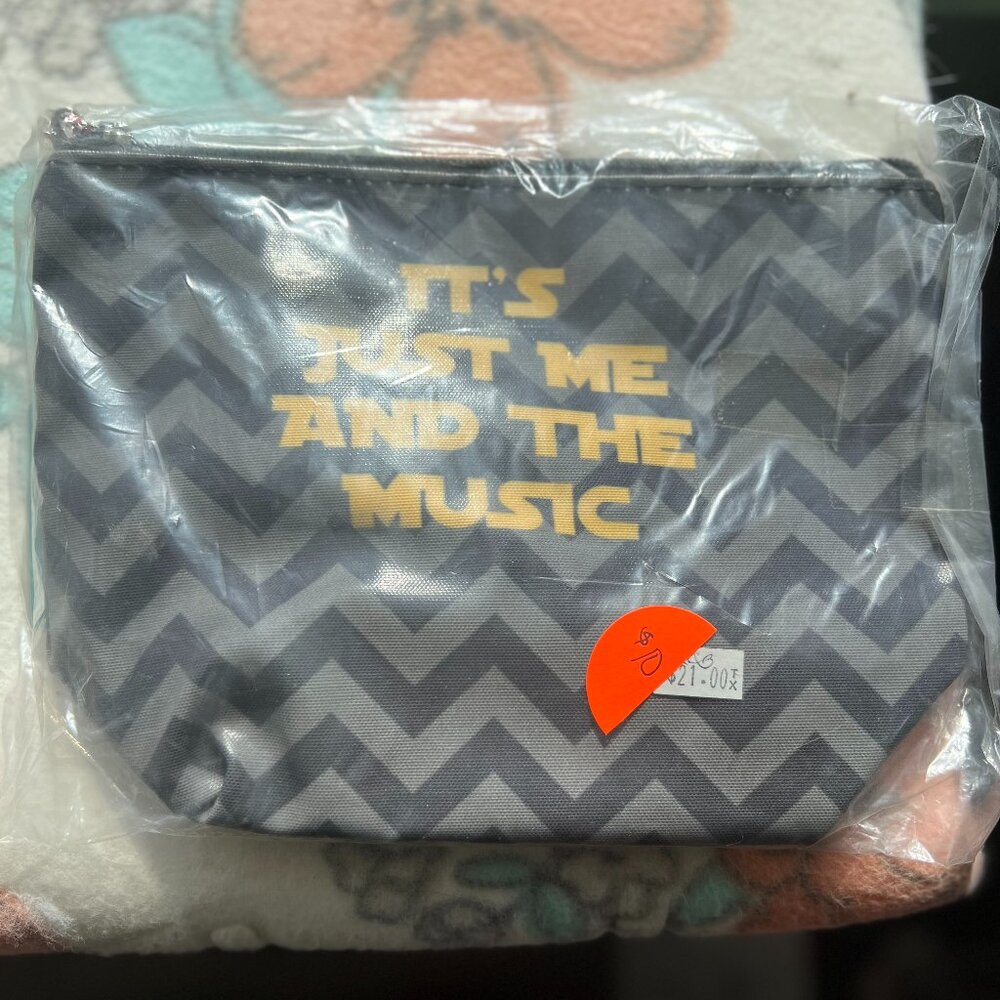 BPlus Printworks - Cosmetic Bag - It's Me and the Music